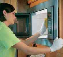 Cum pot curăța cuptorul cu microunde în interiorul murdăriei și grăsimilor?
