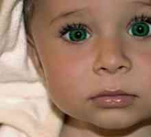 Când se schimbă culoarea în ochii nou-născuților?