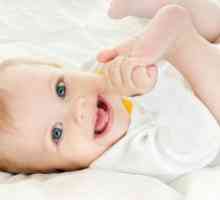 Dinții bebelușului sunt sfâșiați, ce să faceți: sfaturi și trucuri
