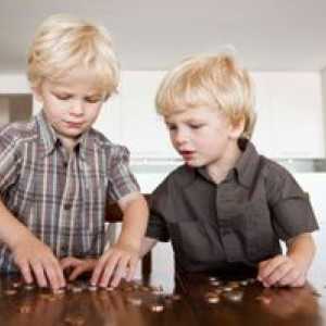 Dacă un copil înghite o monedă: ce ar trebui să facă părinții?