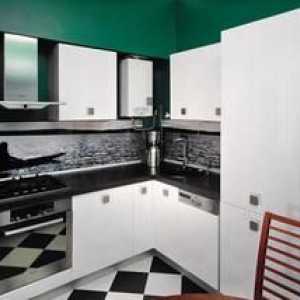 Fotografia bucătăriei cu o sobă cu gaz în Hrușciov