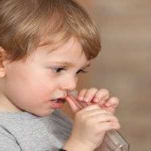 Cum de a învăța un copil să-și suflească nasul? Poate un copil sa-si sufeze nasul intr-un an?