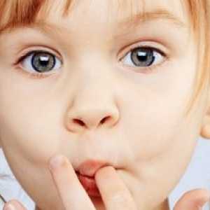 Cum să înțepați un copil să-și ude unghiile