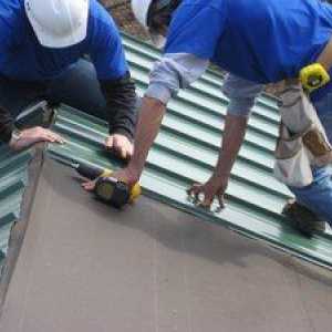 Cum să acoperiți acoperișul cu plăci metalice