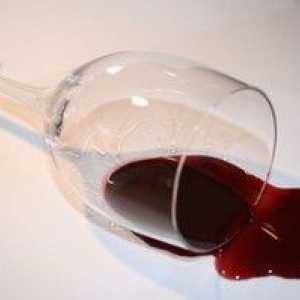Cât de ușor și eficient este să spălați petele de vin roșu