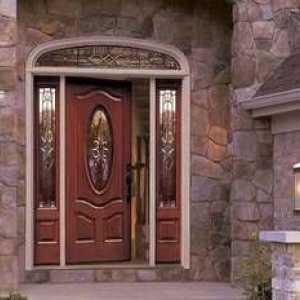 Cum de a alege ușa din față într-o casă privată?