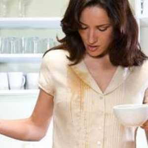 Cum să eliminați petele de cafea din țesături diferite