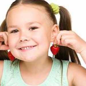 Când este mai bine să străpungă urechile unui copil