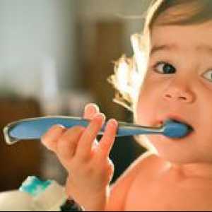 Când începeți să vă spălați dinții copilului