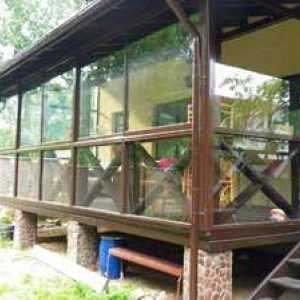 Glazura de verande sau terase în țară: vederi și nuanțe