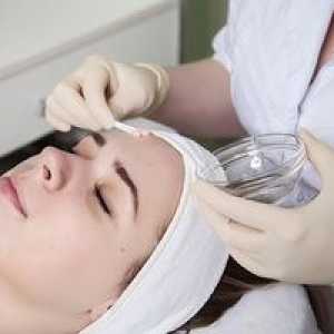 Peelingul pielii facială de la un cosmetolog: tipuri și etape ale procedurii