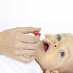 Procedura de spălare a nasului cu soluție salină la nou-născut