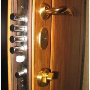 Încuietori pentru ușile din lemn